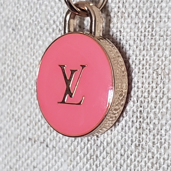 VINTAGE Louis Vuitto pink Logo & gold filled seed pearl necklace - Picture 2 of 10